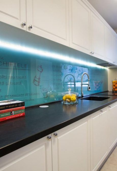 Glass splashbacks